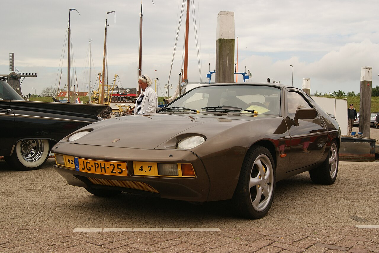 Porsche 928 S 4.7 V8