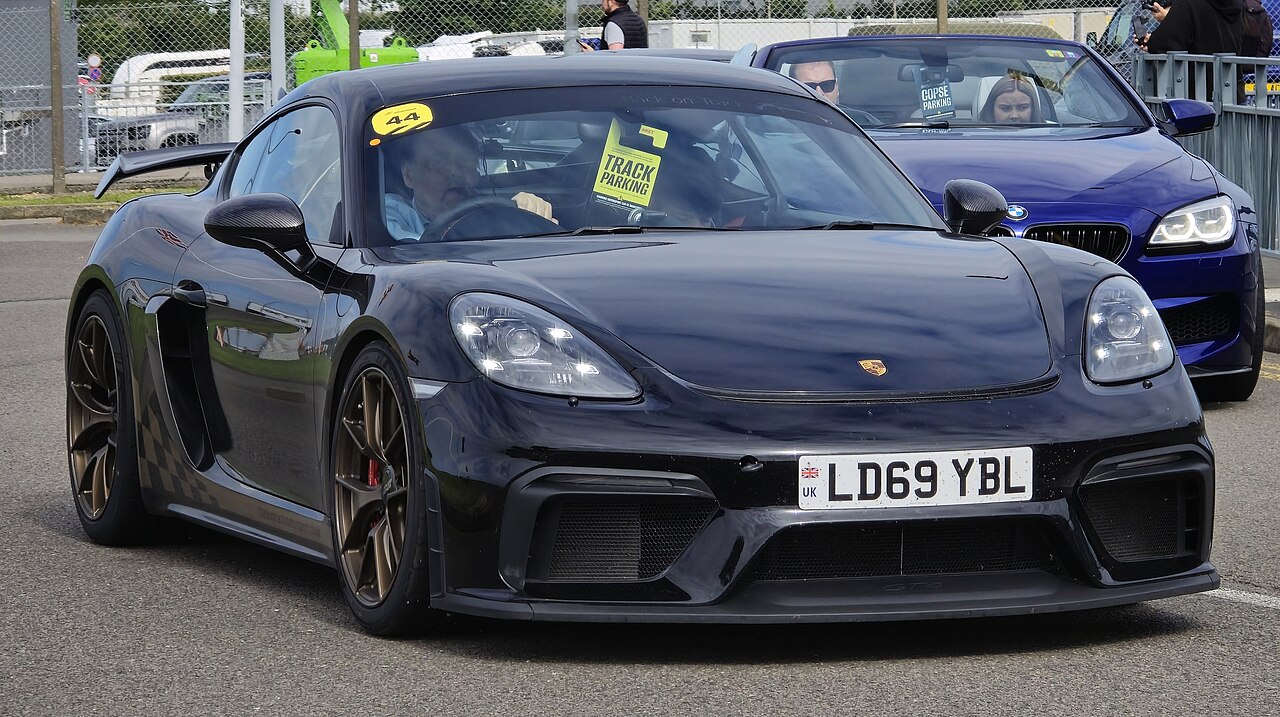 Porsche 718 Cayman GT4 4.0 982