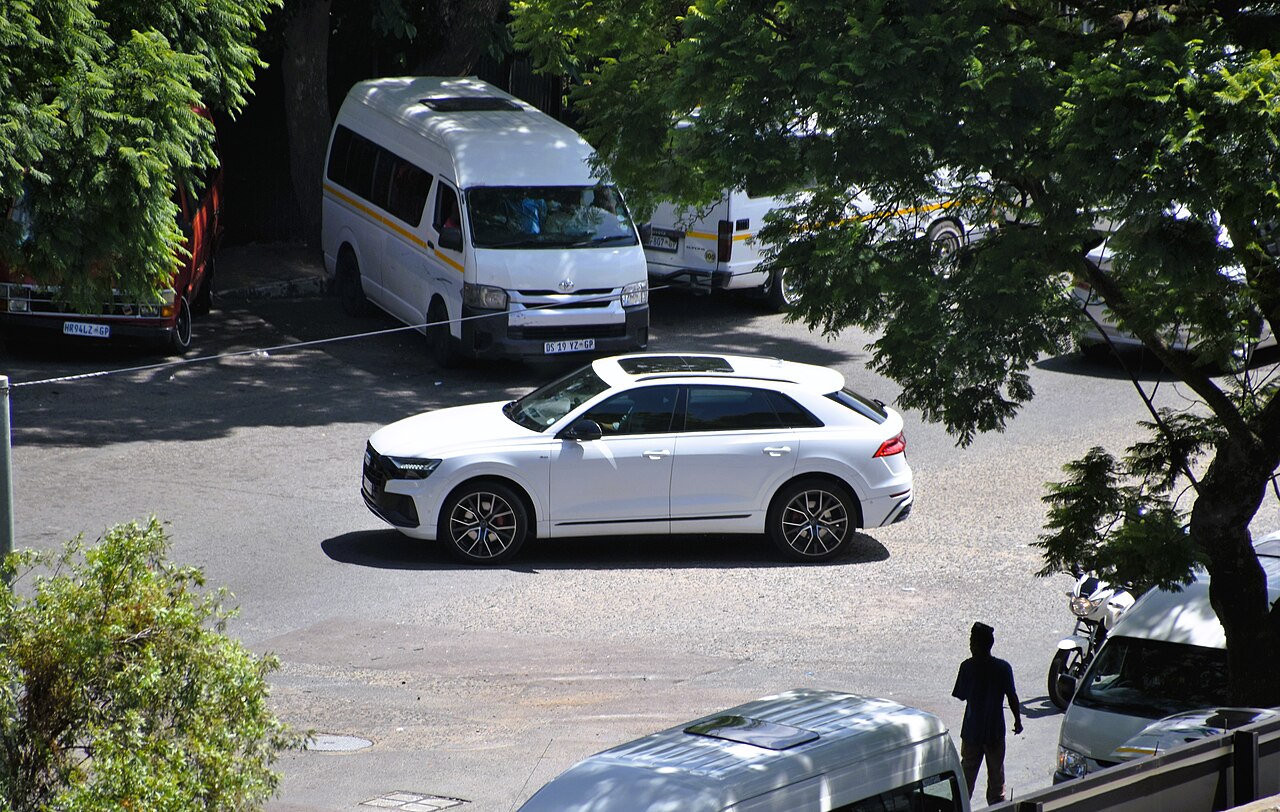 Audi Q8 4M 55 TFSI quattro