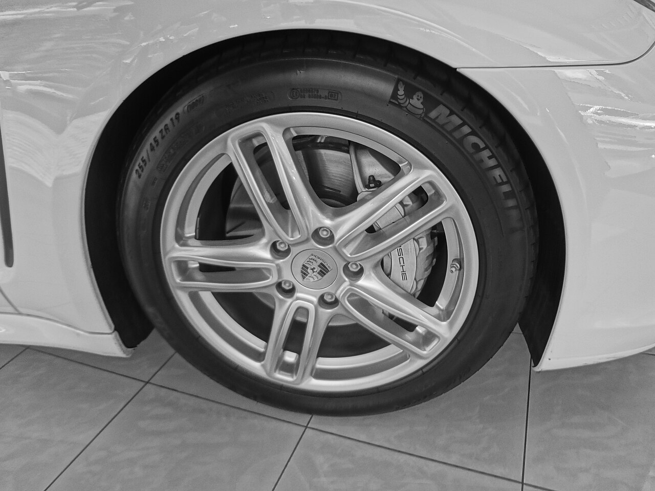 Porsche Panamera 4 971