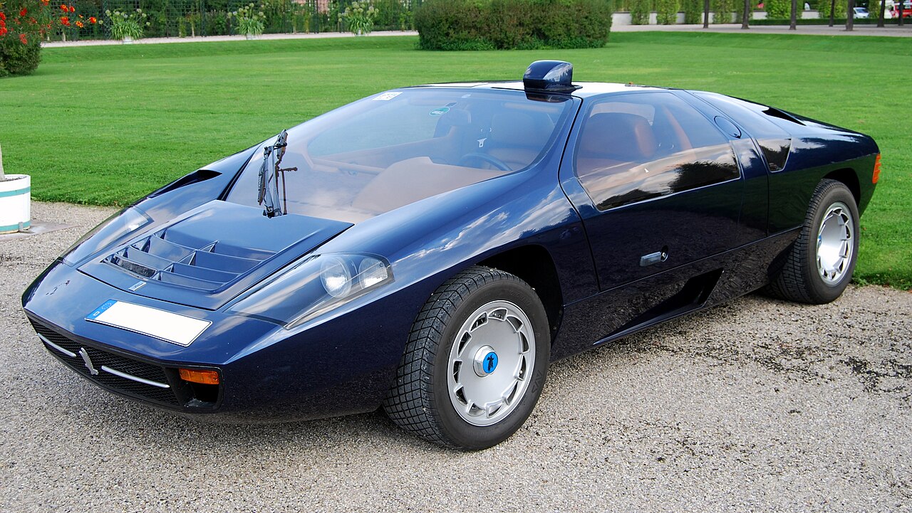 Isdera Imperator 108i 108i