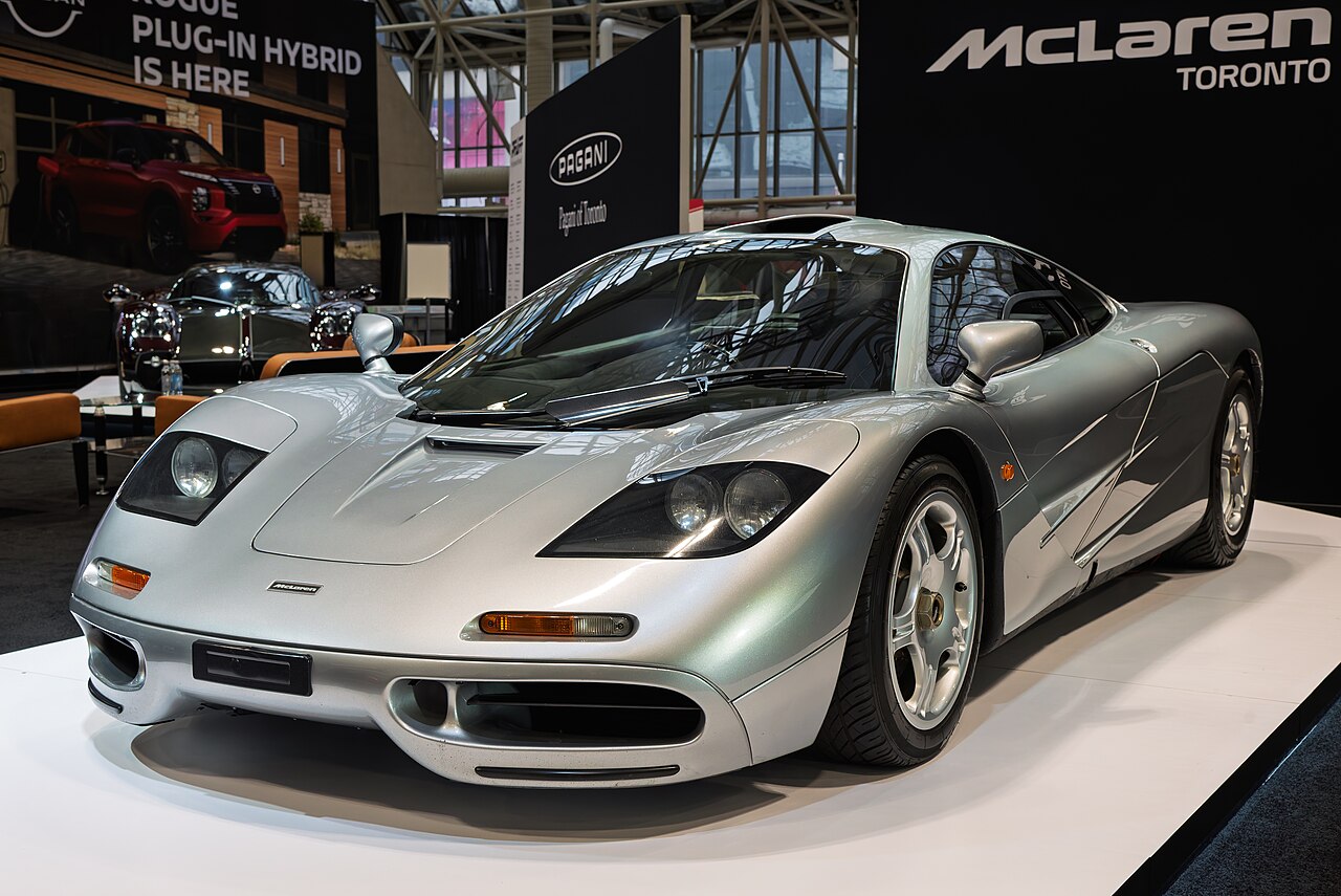 McLaren F1 6.1 V12