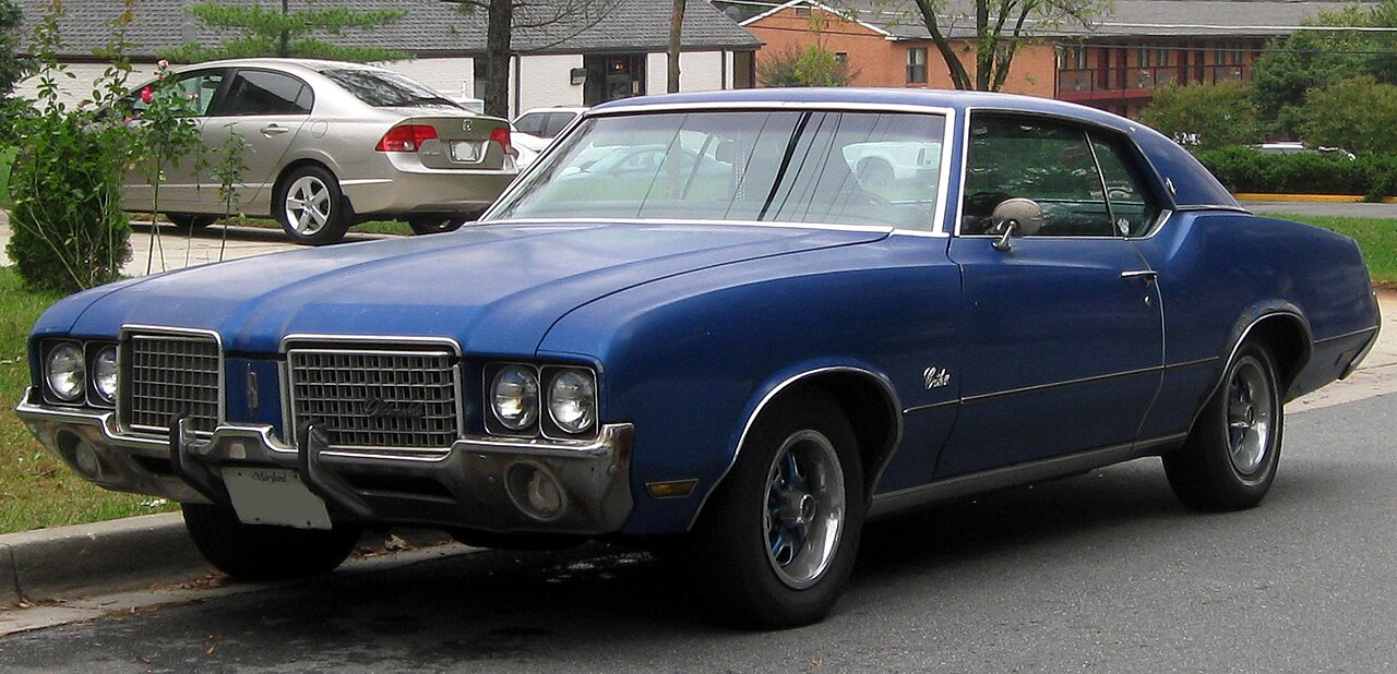 Oldsmobile Cutlass Supreme 350 V8
