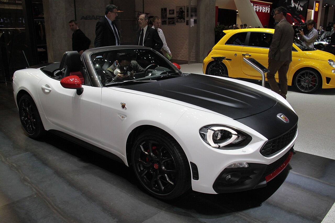 Abarth 124 Spider 1.4 MultiAir 348