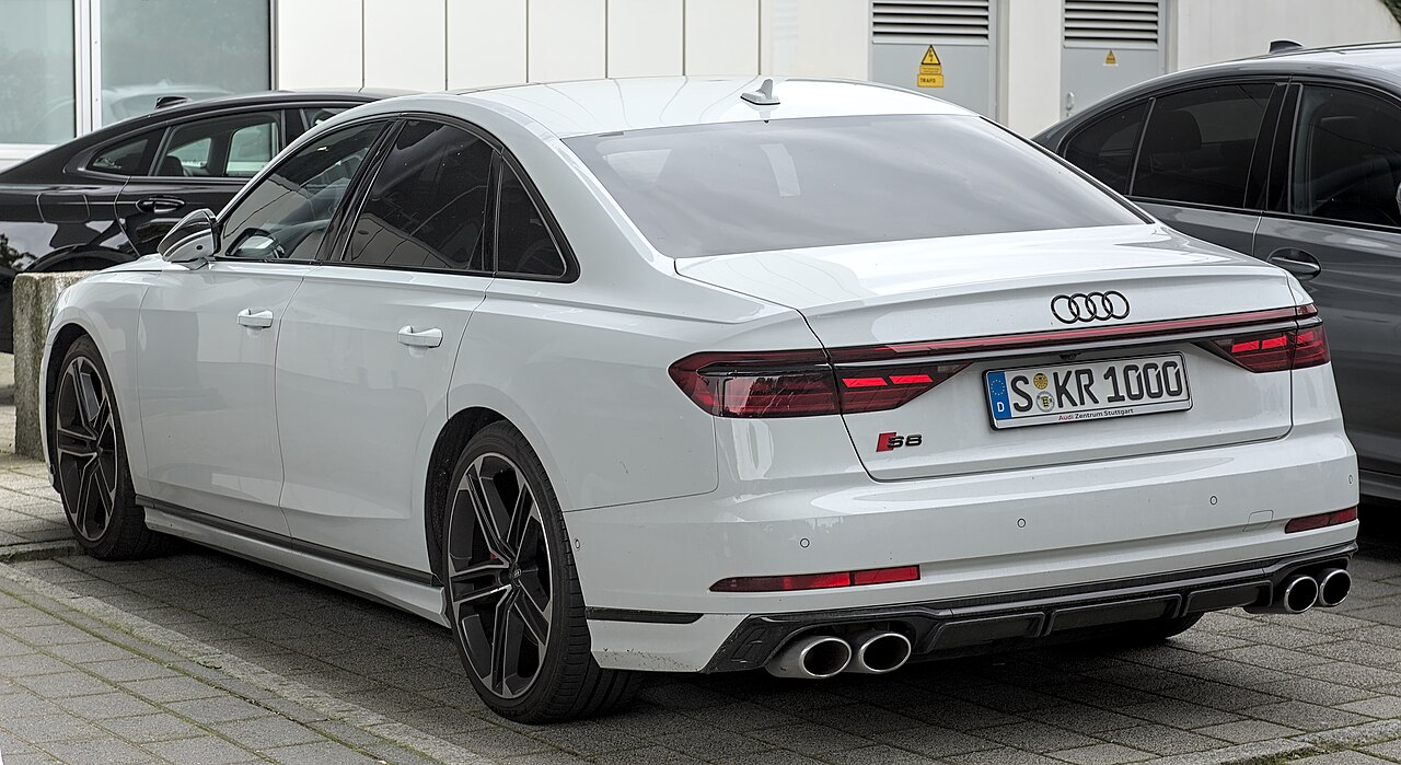 Audi S8 D5 4.0 TFSI quattro