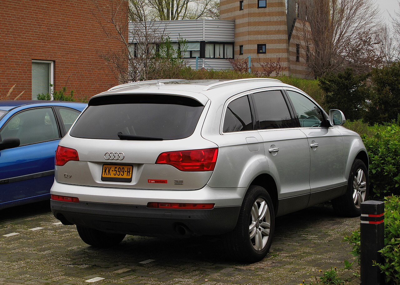 Audi Q7 4L 6.0 V12 TDI quattro
