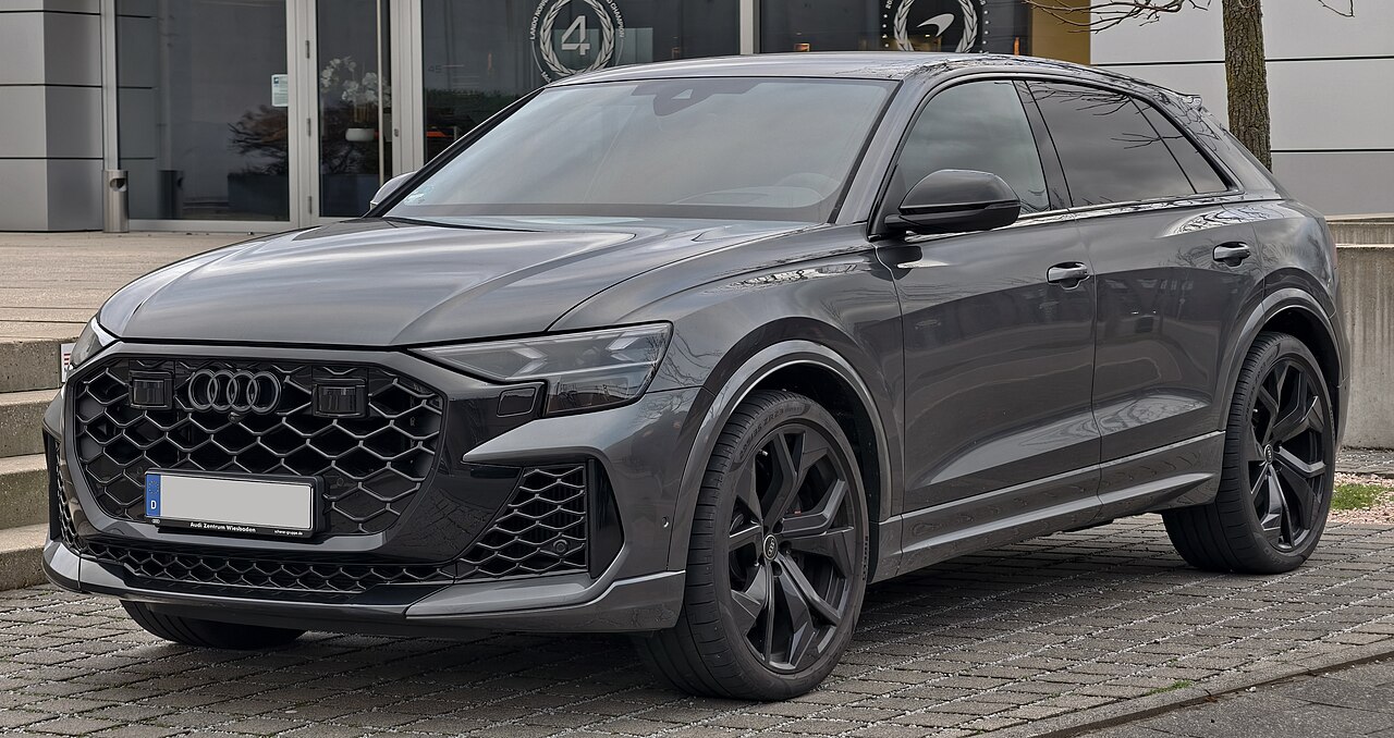 Audi RS Q8 4M 4.0 TFSI quattro performance facelift