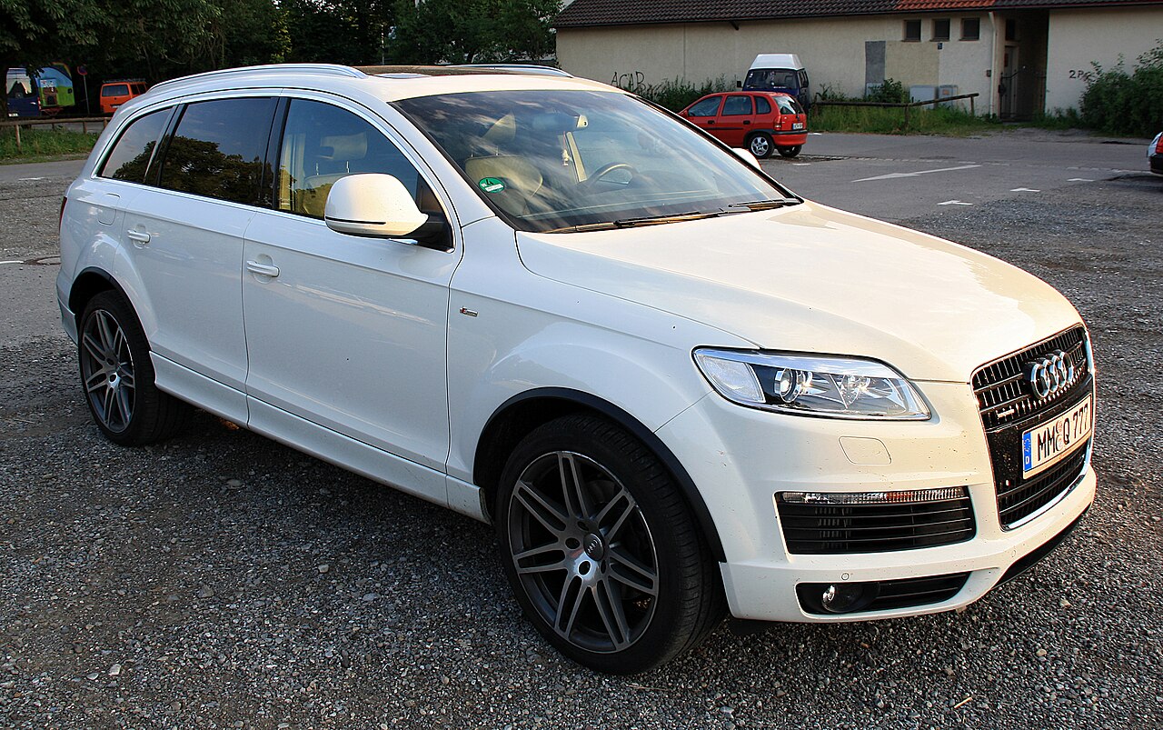 Audi Q7 4L 3.0 TDI clean diesel quattro facelift