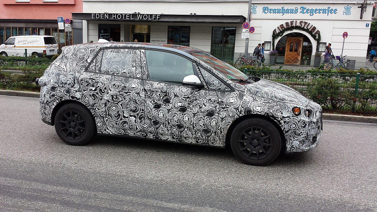 BMW 2er F45 220i