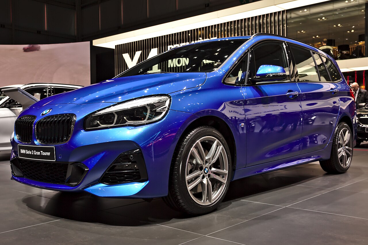 BMW 2er F46 220i
