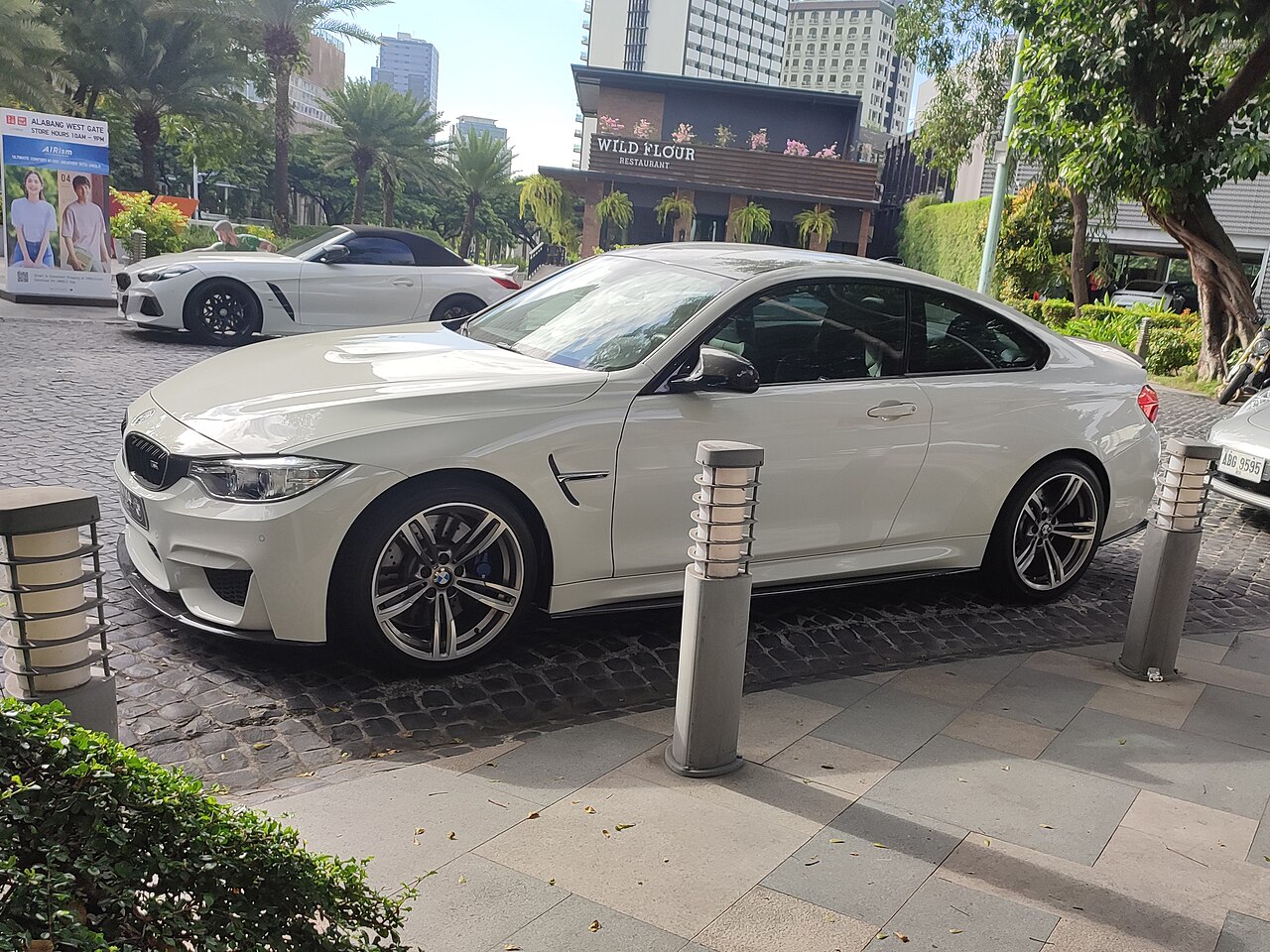 BMW M4 F83