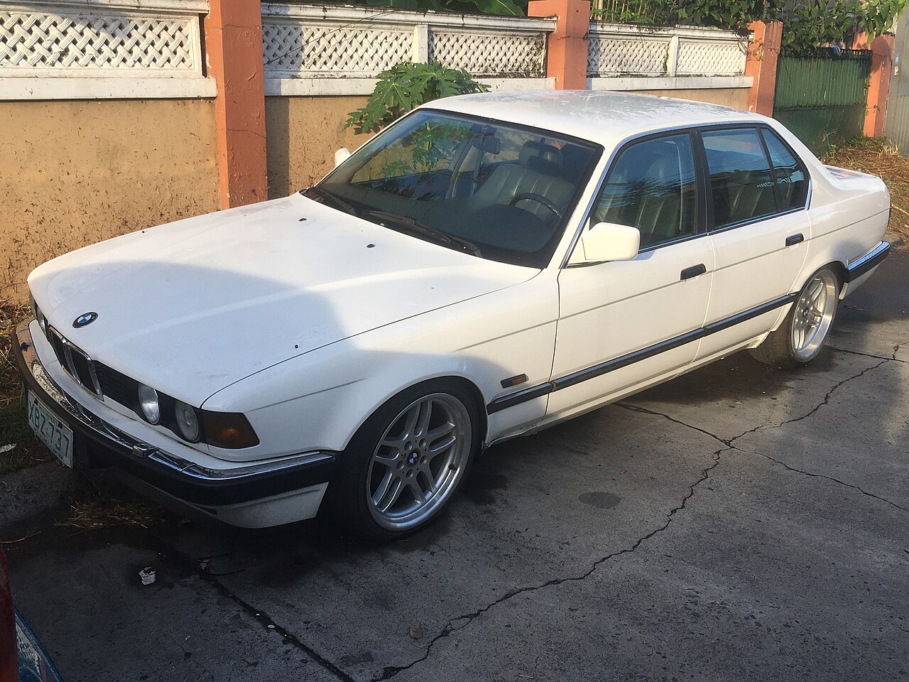 BMW 7er E32 730i