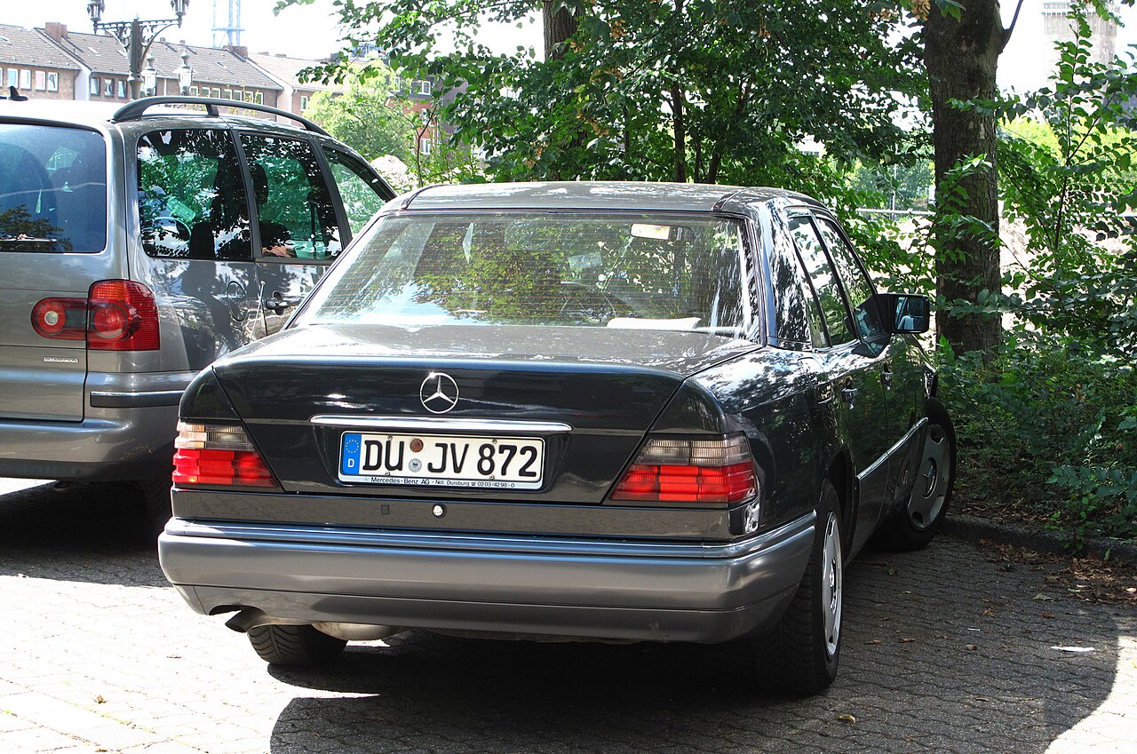 Mercedes-Benz E-Klasse E320 W124