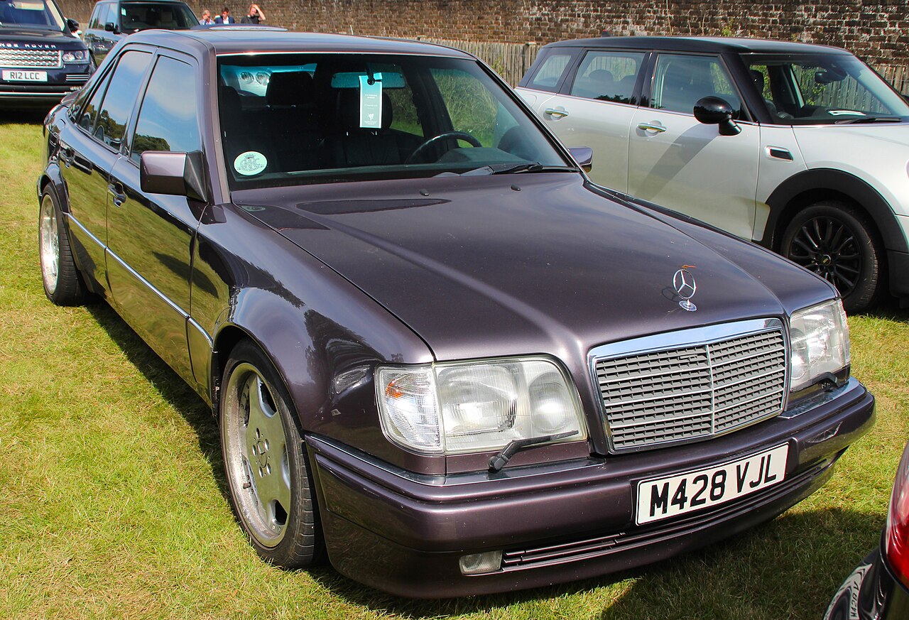 Mercedes-Benz E500 500E / E500 W124