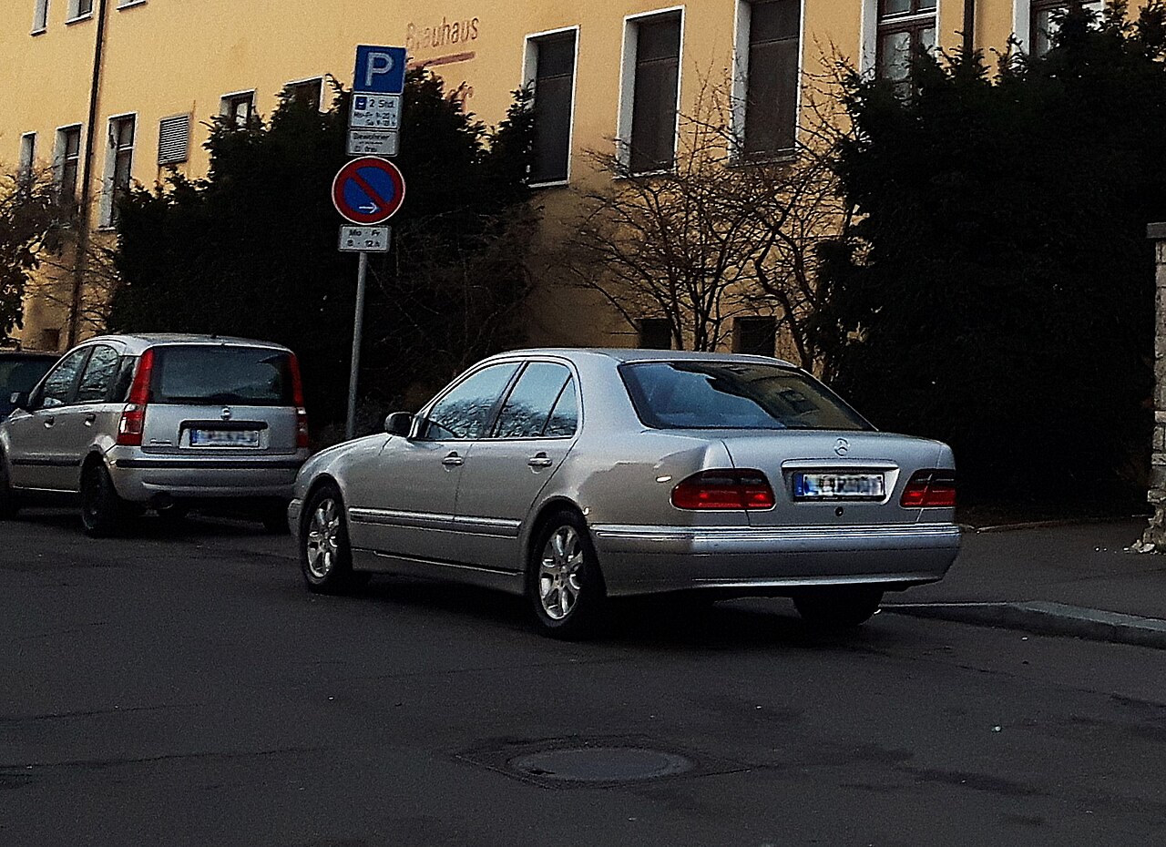 Mercedes-Benz E-Klasse E220 CDI W210