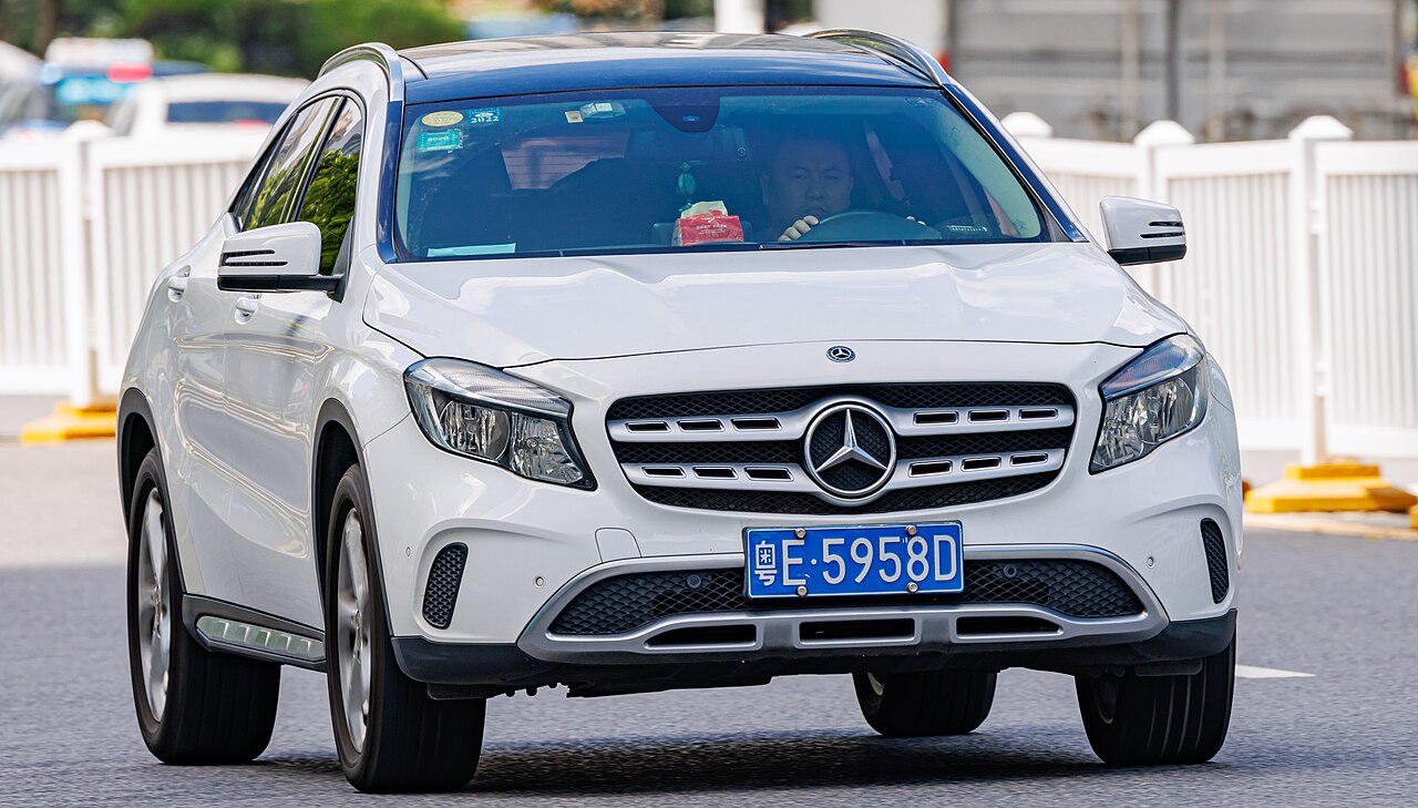 Mercedes-Benz GLA 180 X156