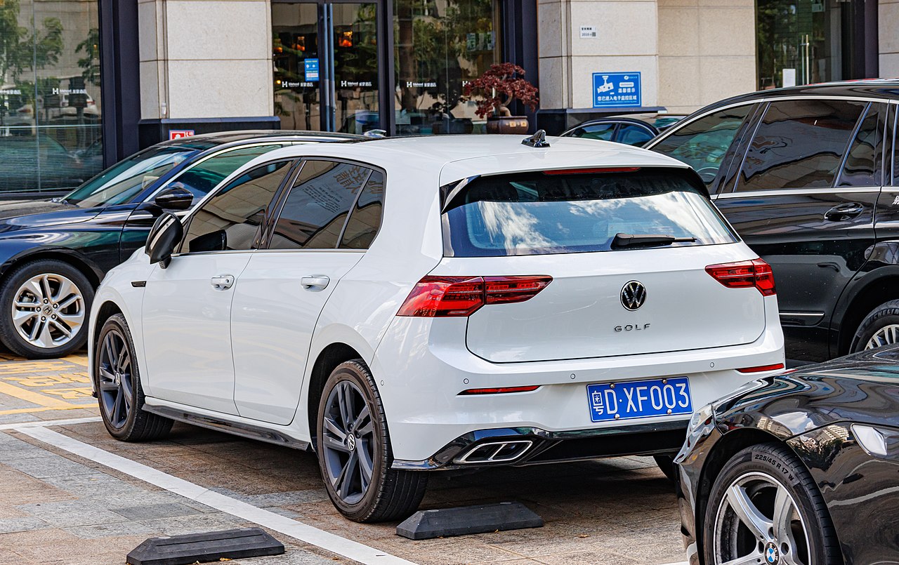 Volkswagen Golf R Mk8 2.0 TSI