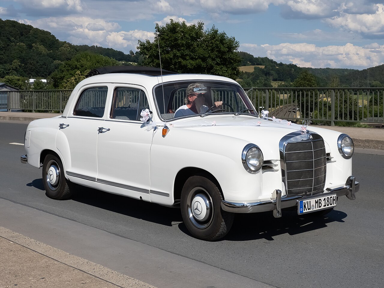 Mercedes-Benz Ponton 180 W120