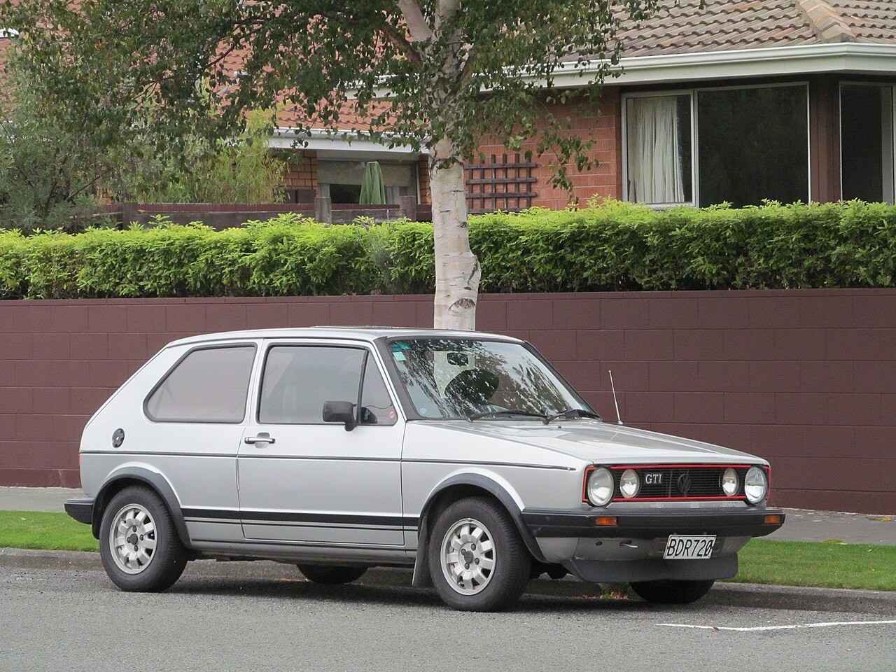 Volkswagen Golf GTI I 1.8