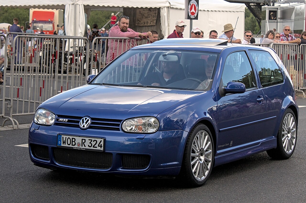 Volkswagen Golf R32 IV