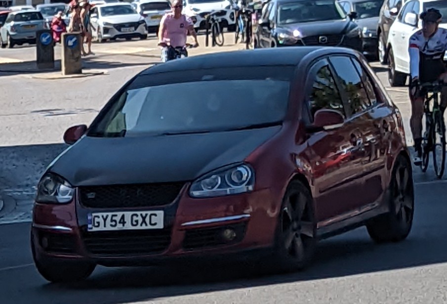 Volkswagen Golf V 2.0 FSI