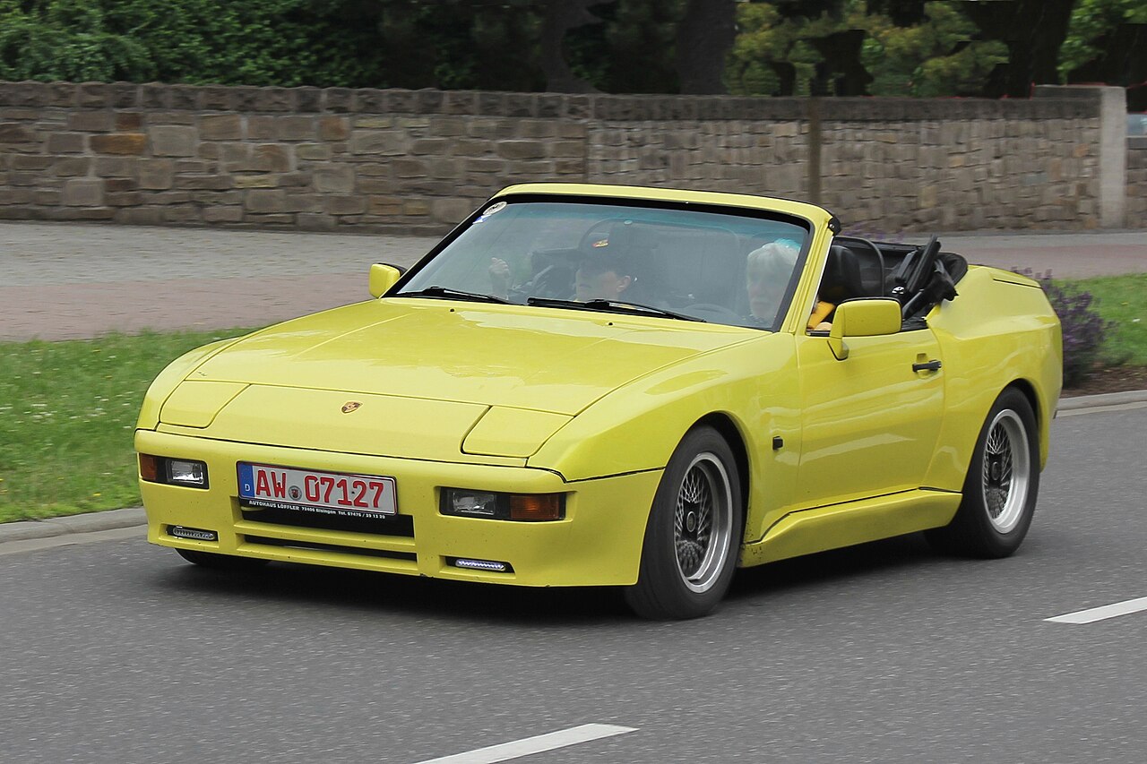 Porsche 944 S2