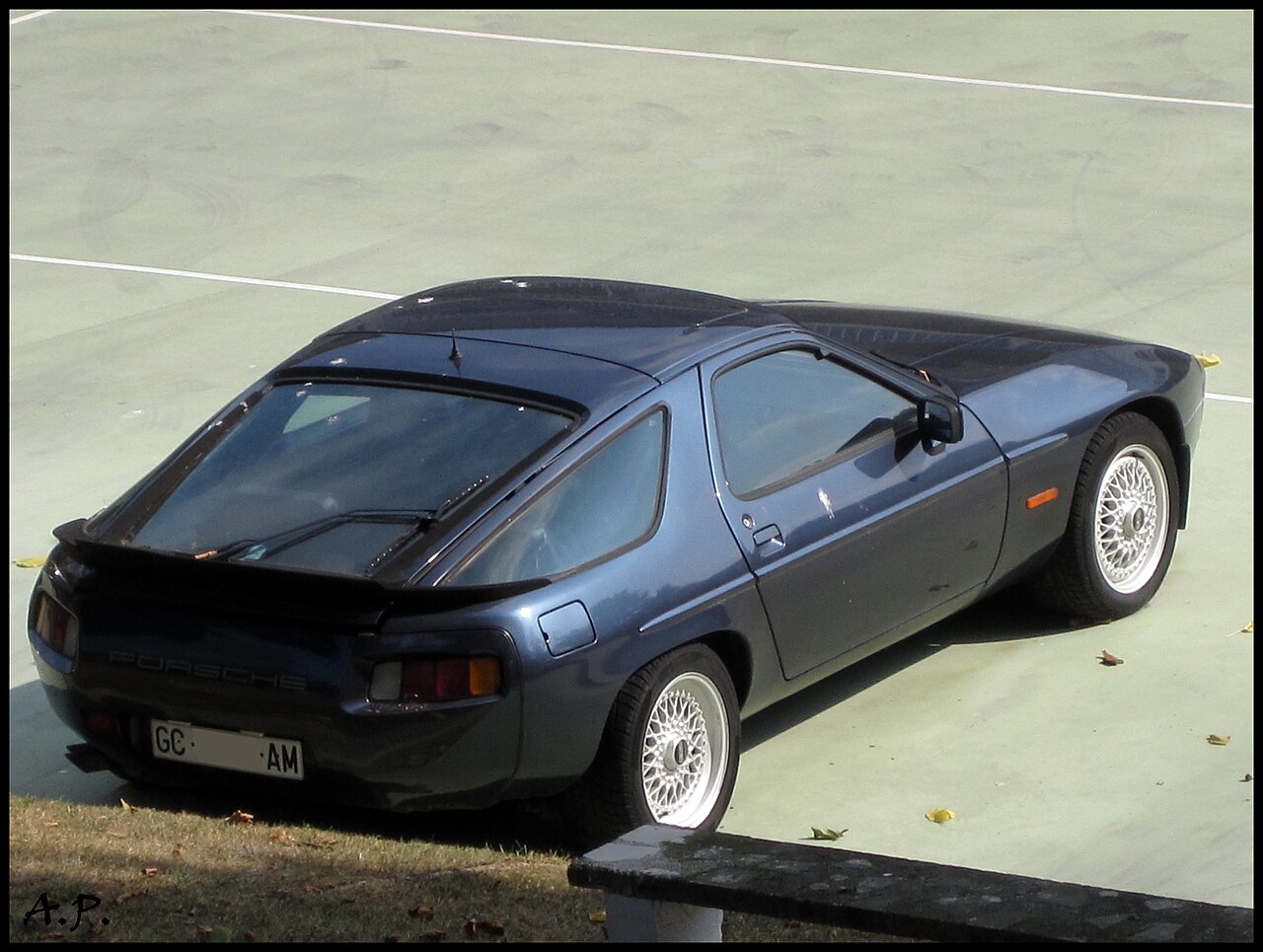 Porsche 928 GT