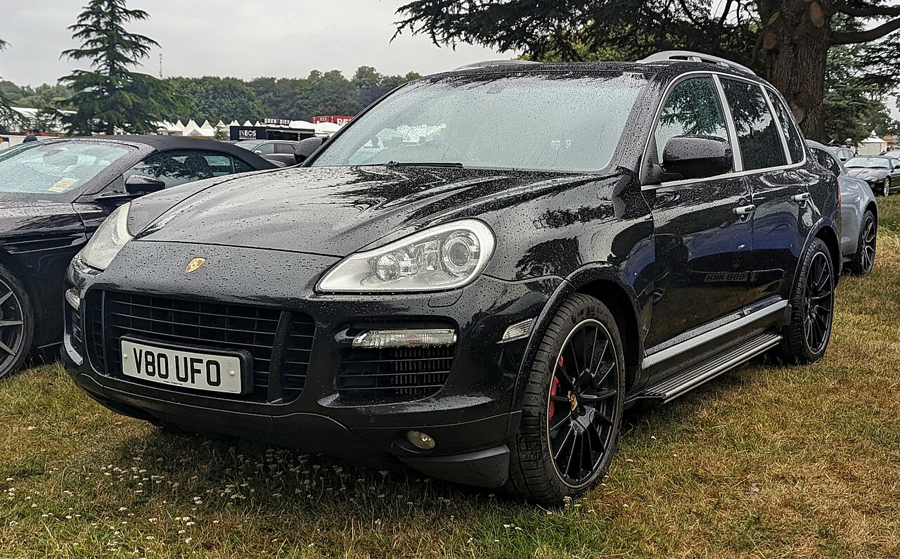 Porsche Cayenne Turbo S 957