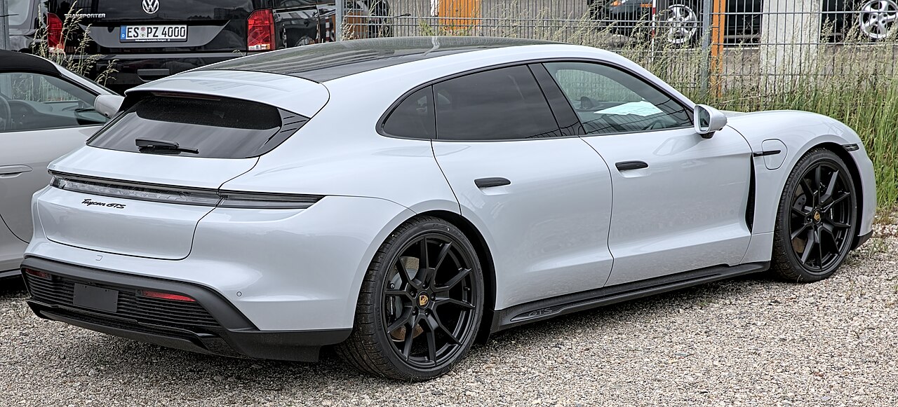 Porsche Taycan GTS 93.4 kWh AWD