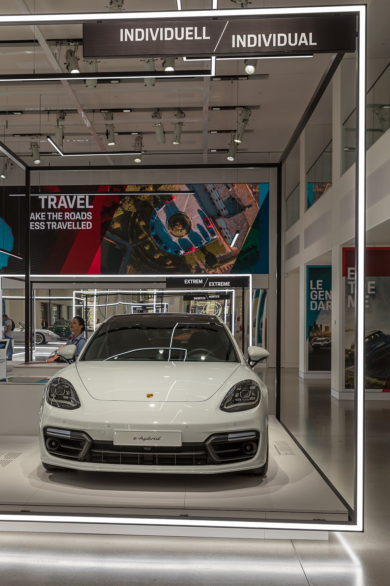 Porsche Panamera GTS 971