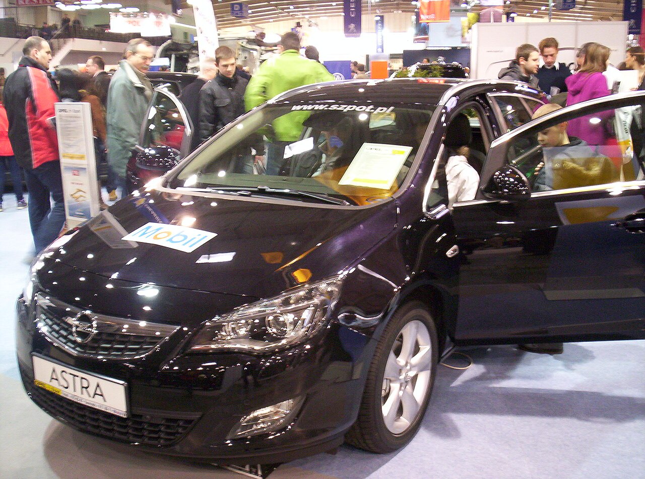 Opel Astra J GTC 1.6 Turbo