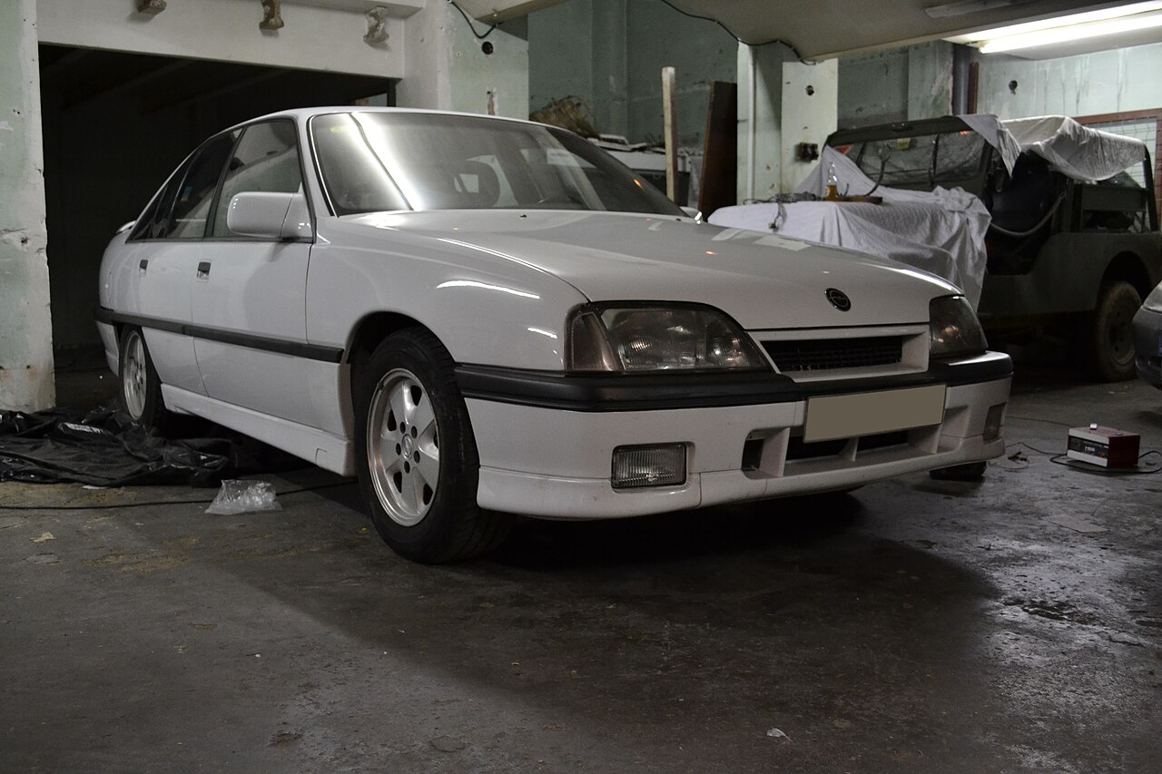 Opel Omega A 3.0 24V