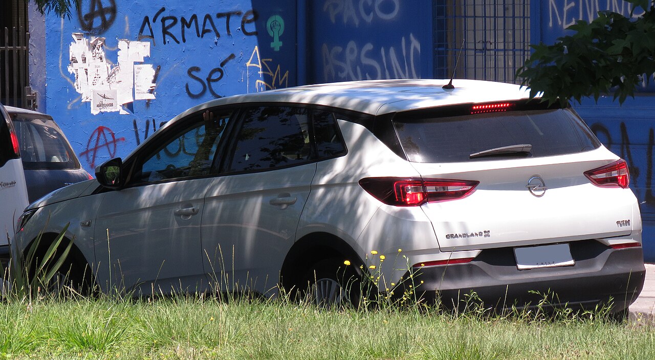 Opel Grandland 1.6 Turbo Hybrid4 AWD