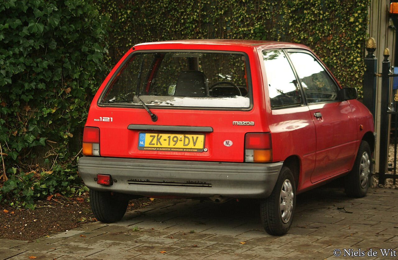Mazda 121 DB 1.3