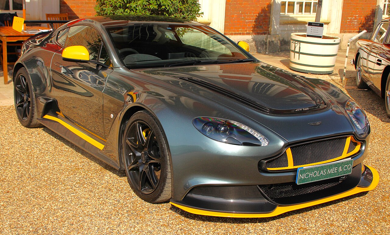 Aston Martin Vantage GT12 6.0 V12