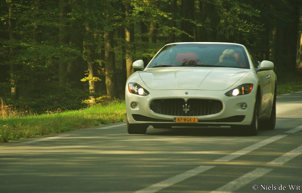 Maserati GranCabrio Sport 4.7 V8 M145