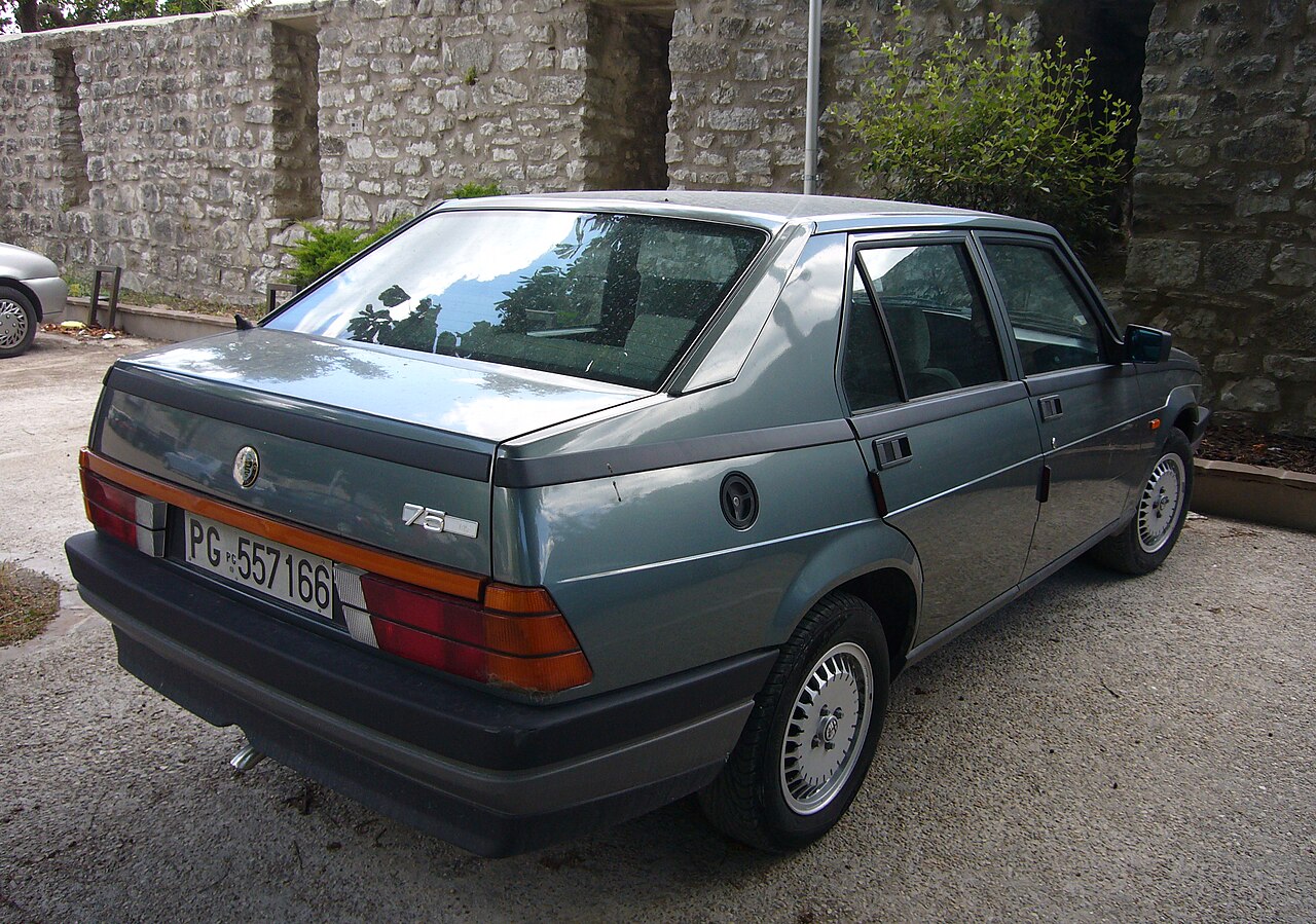 Alfa Romeo 75 3.0 V6