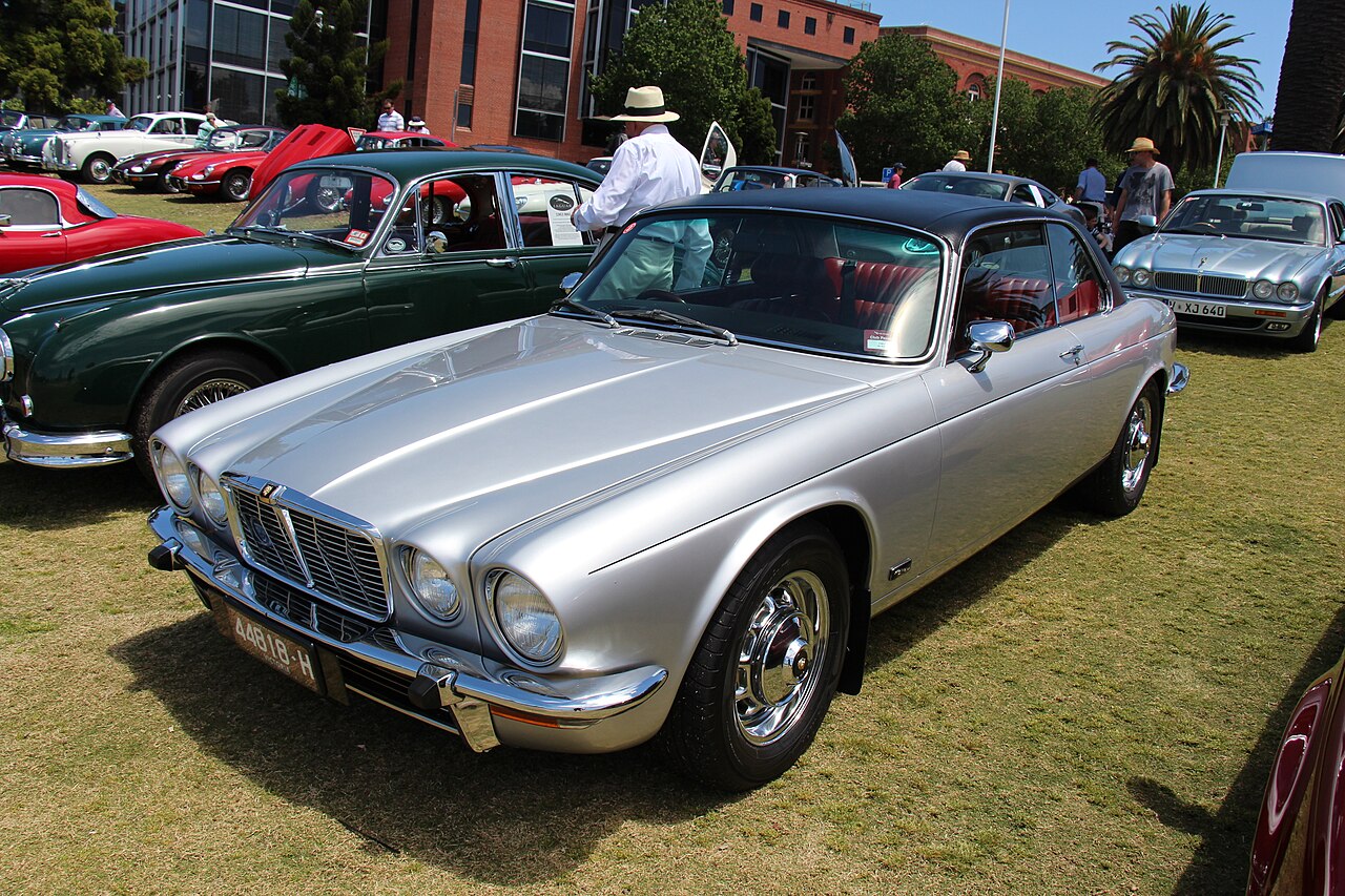 Jaguar XJ XJ12 5.3 V12 Series 1