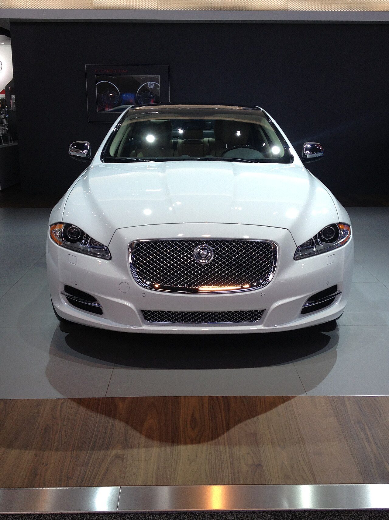 Jaguar XJ XJR 5.0 Supercharged X351