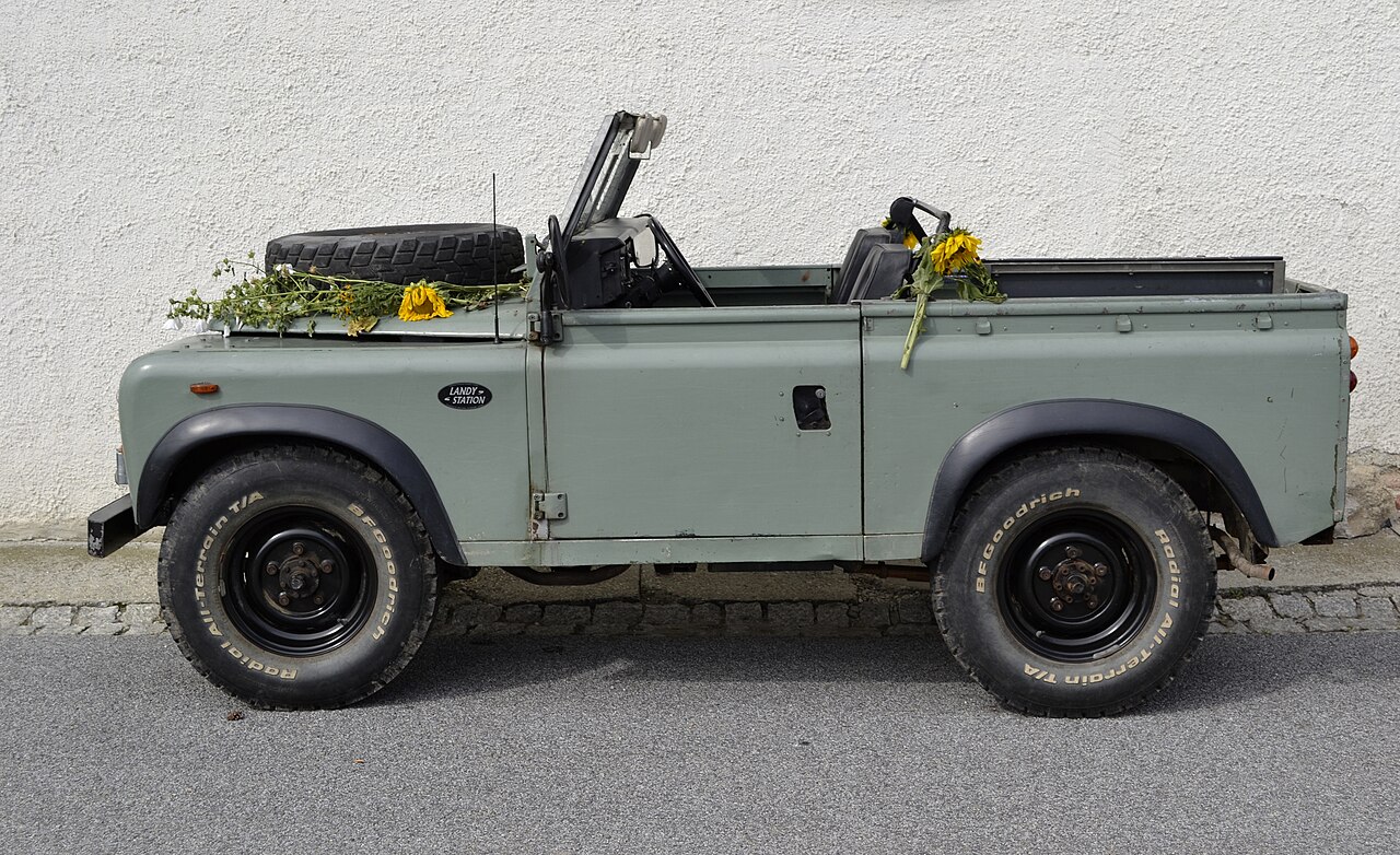 Land Rover Defender 110 2.2 TDCi Puma 2011