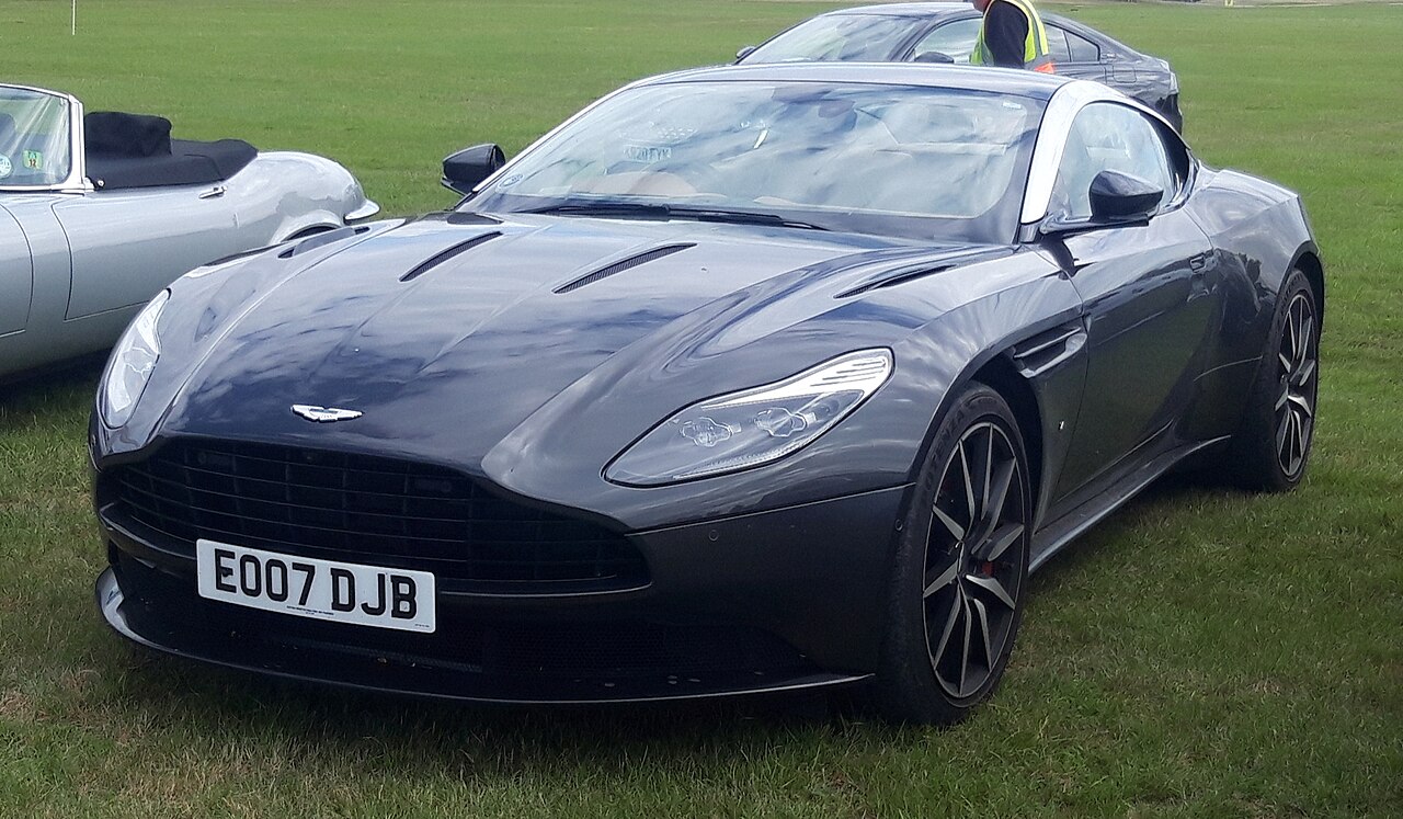 Aston Martin DB11 V8