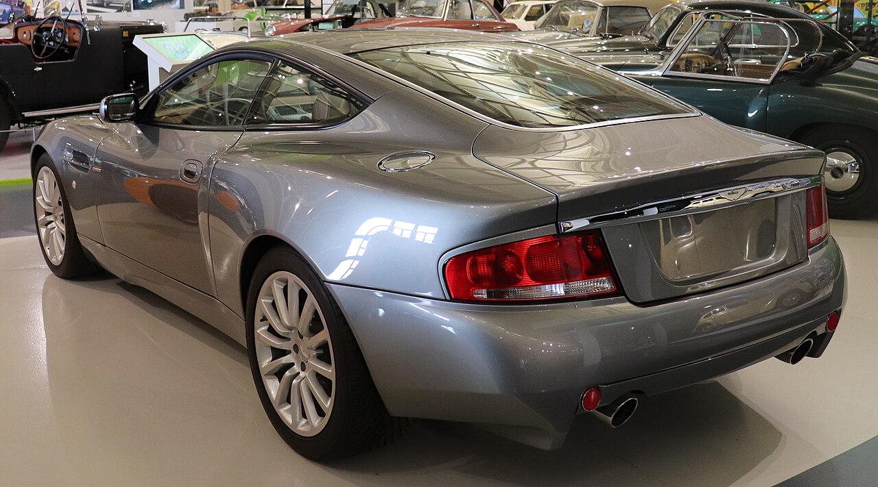 Aston Martin Vanquish V12