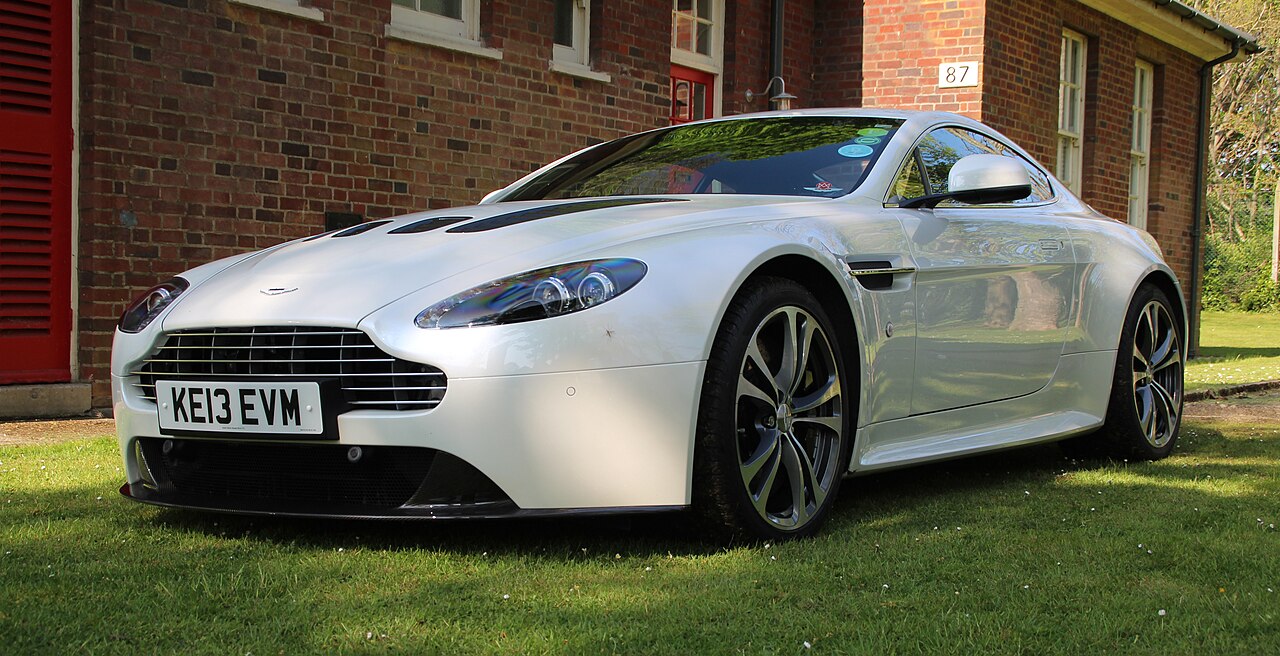 Aston Martin Vantage V12 Vantage S