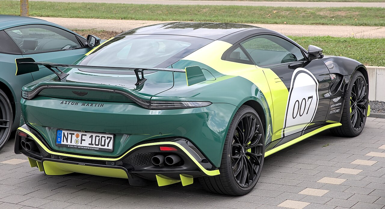 Aston Martin Vantage AMR