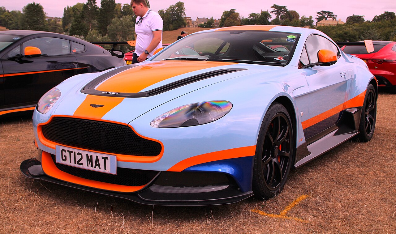 Aston Martin Vantage GT8