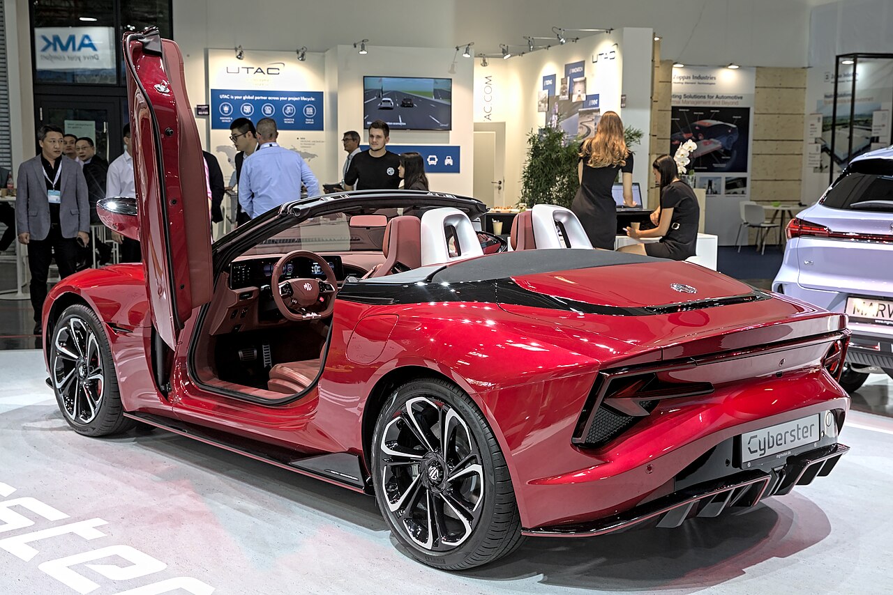 MG Cyberster RWD