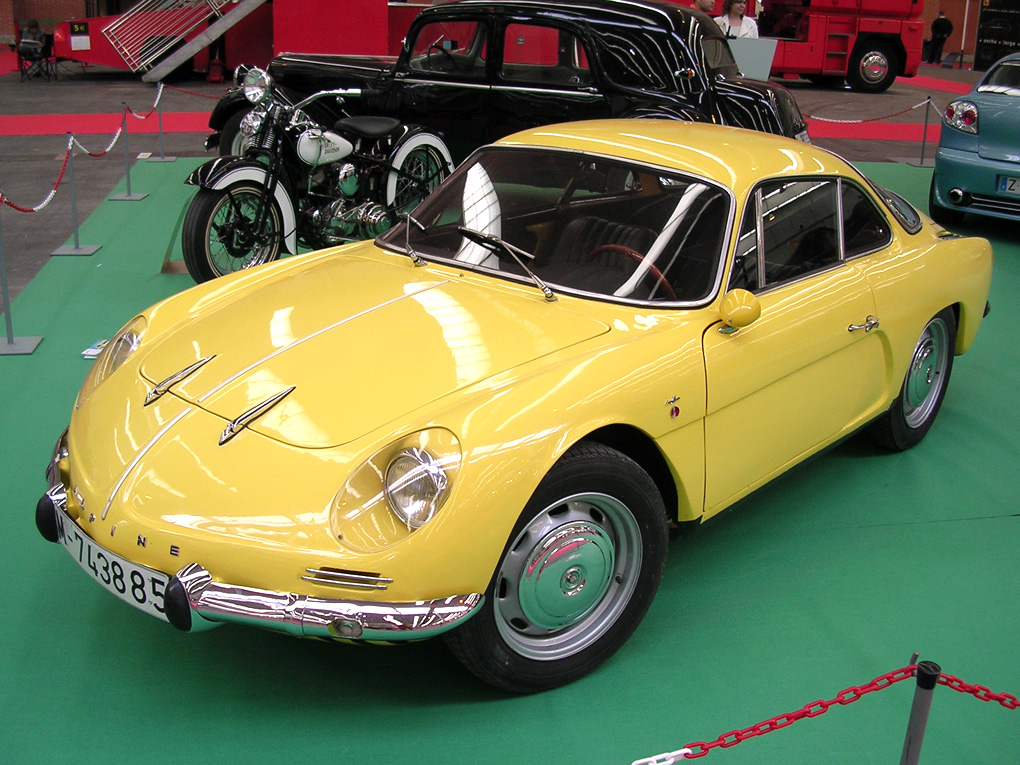 Alpine A108 2+2