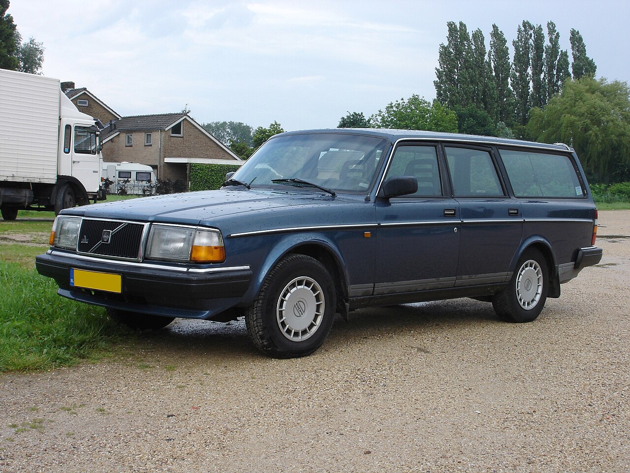 Volvo 240 GL 2.3