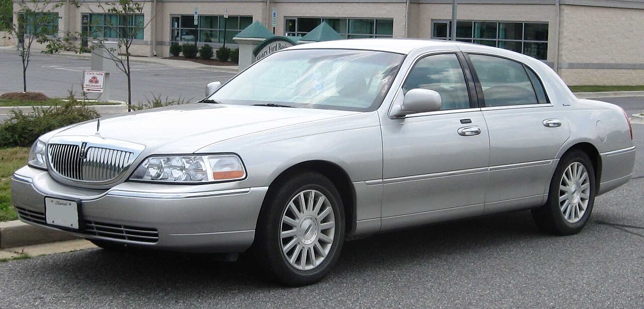 Lincoln Town Car Signature 4.6 V8