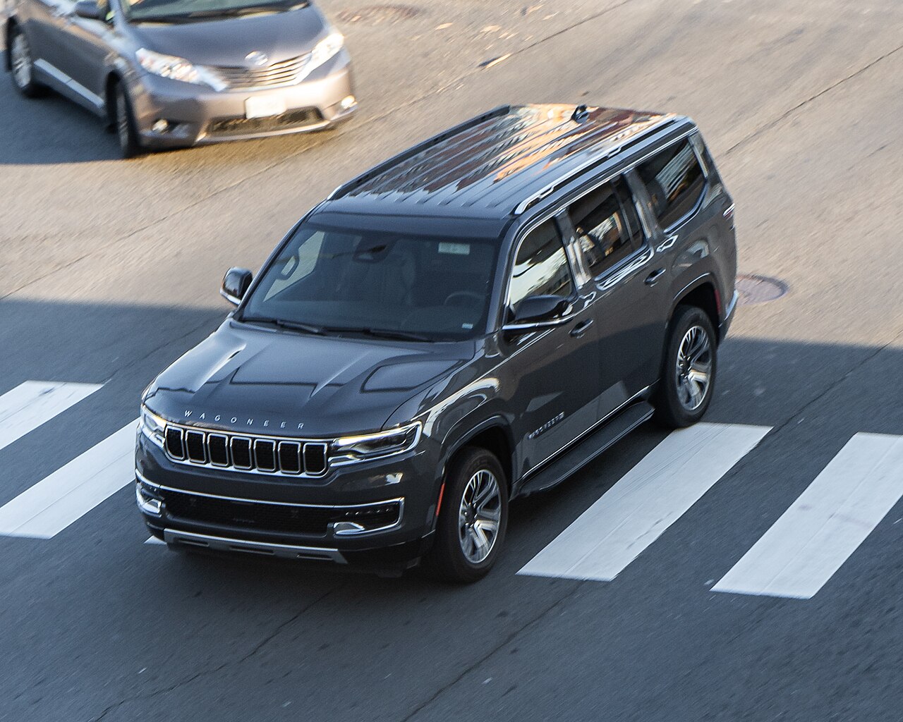 Jeep Grand Wagoneer 6.4 V8